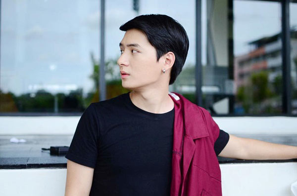 คริส พีรวัส ประวัติ พี่ว้ากหน้าใส นักแสดง Sotus The Series คริส พีรวัส ประวัติ พี่ว้ากหน้าใส นักแสดง Sotus The Series