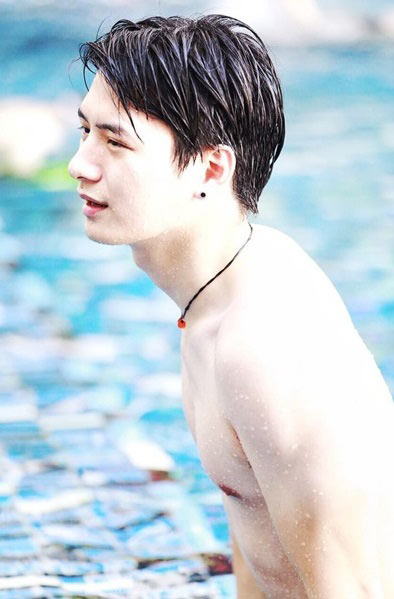 คริส พีรวัส ประวัติ พี่ว้ากหน้าใส นักแสดง Sotus The Series คริส พีรวัส ประวัติ พี่ว้ากหน้าใส นักแสดง Sotus The Series