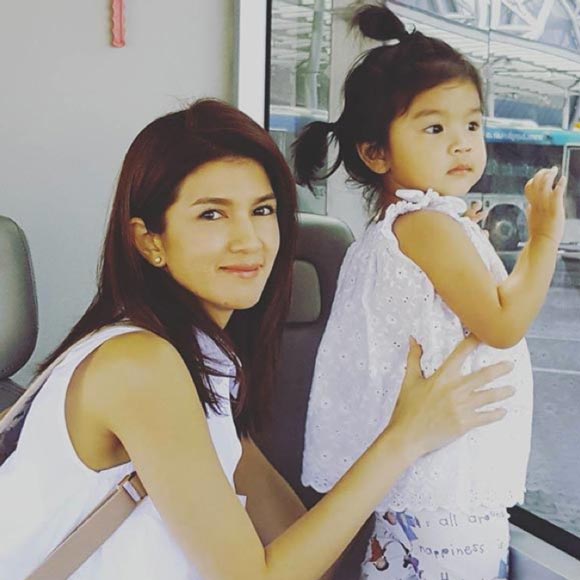 น้องมะลิ น้องมะลิ