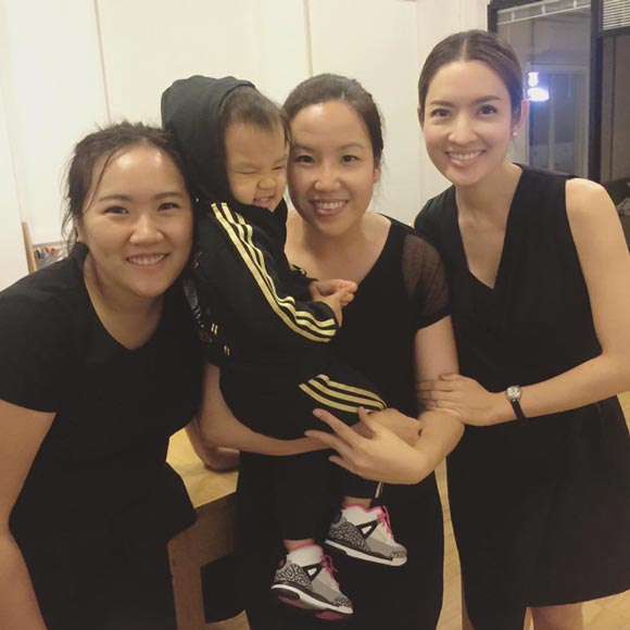 น้องปีใหม่ แย่งแม่แอฟเป่าเค้ก น้องปีใหม่ แย่งแม่แอฟเป่าเค้ก