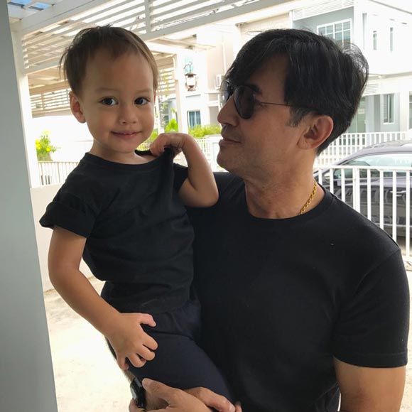 น้องเรย์ หลานชาย นก ฉัตรชัย น้องเรย์ หลานชาย นก ฉัตรชัย