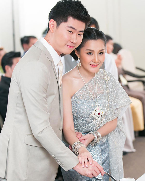 เอ็ม บุษราคัม แต่งงาน เอ็ม บุษราคัม แต่งงาน