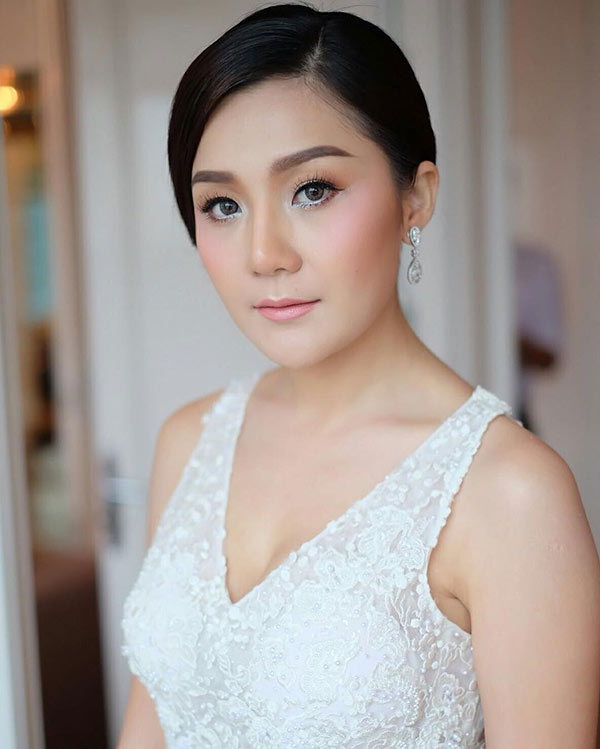 เอ็ม บุษราคัม แต่งงาน เอ็ม บุษราคัม แต่งงาน