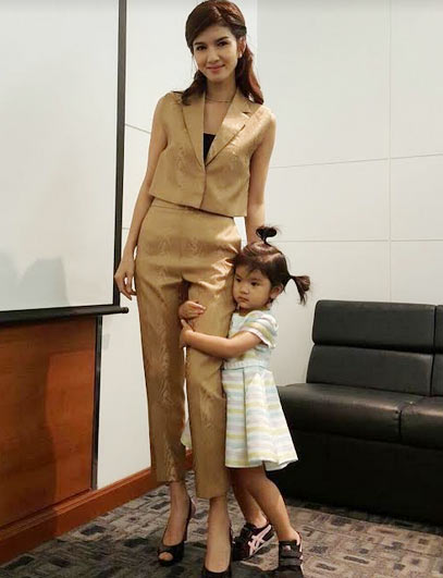 น้องมะลิ โบว์ แวนด้า น้องมะลิ โบว์ แวนด้า