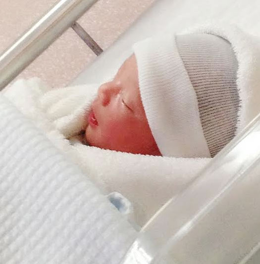 เจน ชมพูนุช คลอดลูกคนที่ 2 เจน ชมพูนุช คลอดลูกคนที่ 2