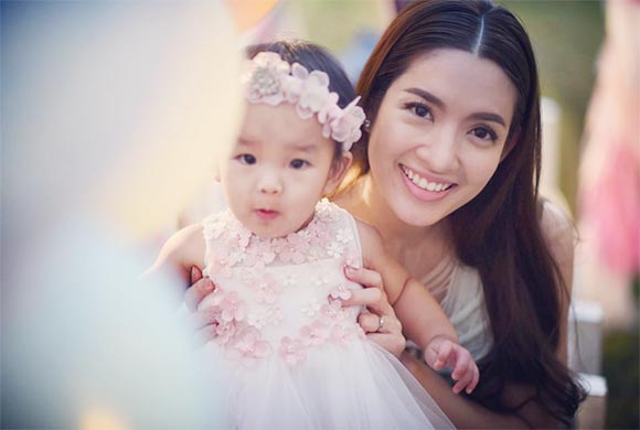 แอฟ ทักษอร น้องปีใหม่ แอฟ ทักษอร น้องปีใหม่