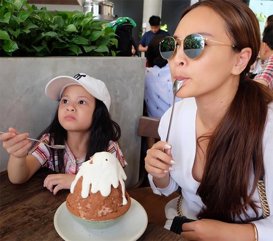 นานา น้องบีน่า น้องบรู๊คลิน นานา น้องบีน่า น้องบรู๊คลิน