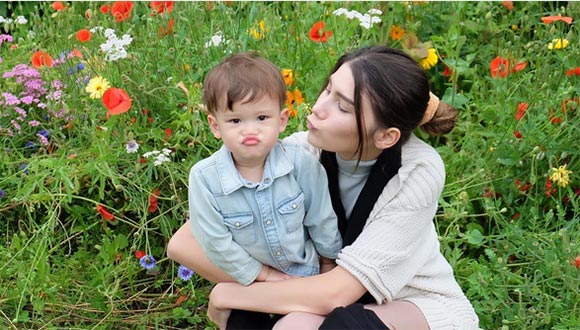 ซาร่า น้องแม็กซ์เวลล์ ซาร่า น้องแม็กซ์เวลล์