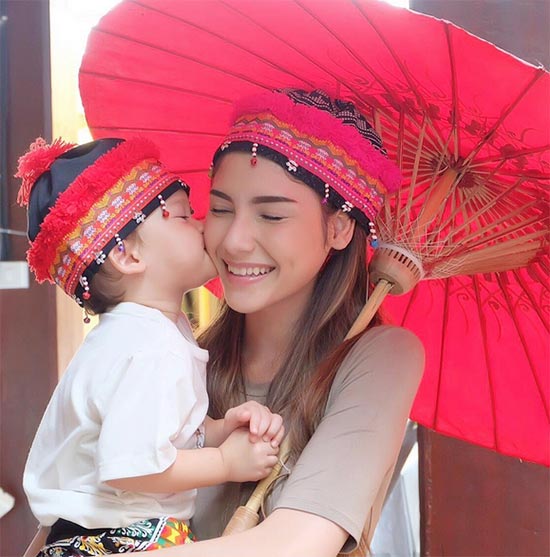 ซาร่า น้องแม็กซ์เวลล์ ซาร่า น้องแม็กซ์เวลล์