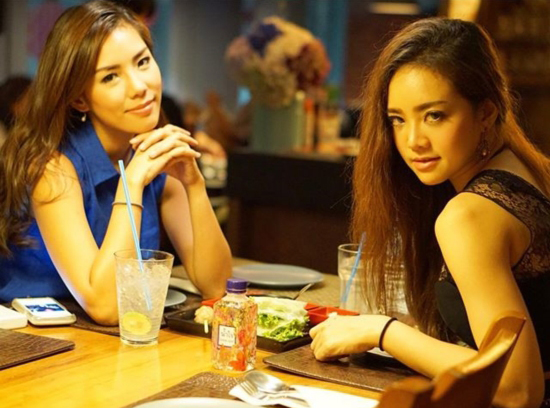 เกิร์ลลี่ เบอร์รี่ เกิร์ลลี่ เบอร์รี่