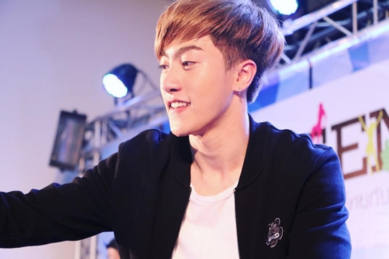 ดาราชุดนักศึกษา ดาราชุดนักศึกษา
