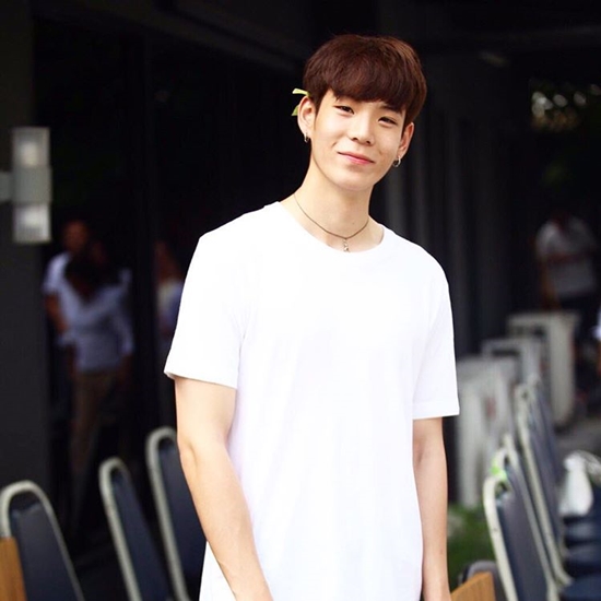 ดาราชุดนักศึกษา ดาราชุดนักศึกษา