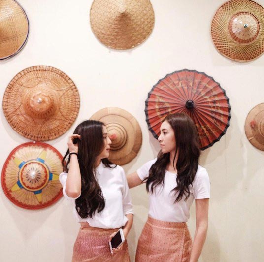 ดาราใส่ผ้าซิ่น ดาราใส่ผ้าซิ่น