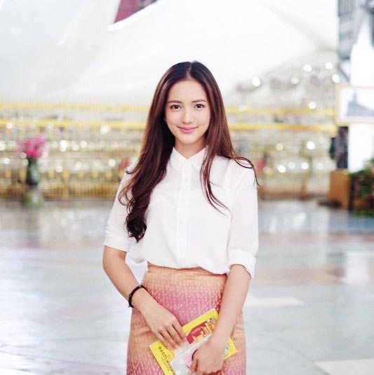 ดาราใส่ผ้าซิ่น ดาราใส่ผ้าซิ่น