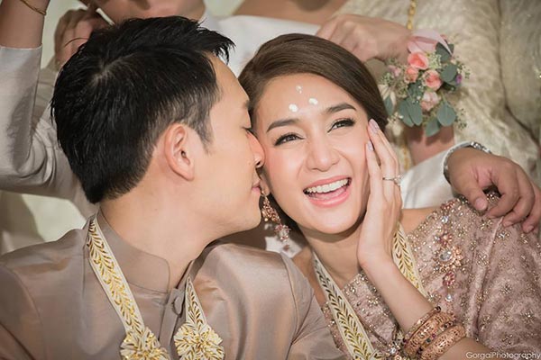 เนย โชติกา เนย โชติกา