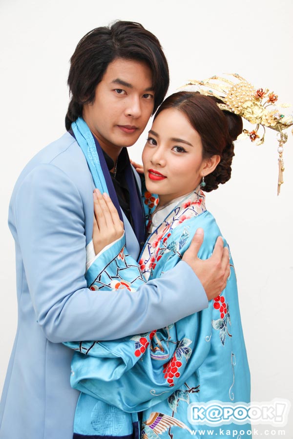 บวงสรวง ไข่มุกมังกรไฟ วาววา ประกบ 2 พระเอก เพื่อน คณิน-อาโป บวงสรวง ไข่มุกมังกรไฟ วาววา ประกบ 2 พระเอก เพื่อน คณิน-อาโป