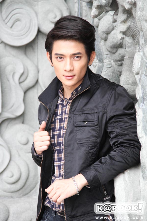 บวงสรวง ไข่มุกมังกรไฟ วาววา ประกบ 2 พระเอก เพื่อน คณิน-อาโป บวงสรวง ไข่มุกมังกรไฟ วาววา ประกบ 2 พระเอก เพื่อน คณิน-อาโป