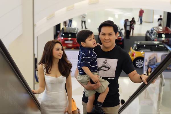 น้องโปรด กับลีลาการอ้อน ป๋าป๊อป น่ารักน่าเอ็นดูจริง ๆ น้องโปรด กับลีลาการอ้อน ป๋าป๊อป น่ารักน่าเอ็นดูจริง ๆ