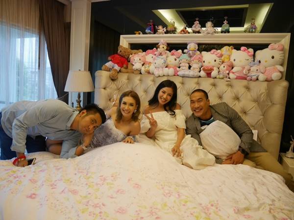 เปิดบ้านหรู ใบเตย อาร์สยาม ราคา 20 ล้าน ส่องกรุแบรนด์เนมเพียบ เปิดบ้านหรู ใบเตย อาร์สยาม ราคา 20 ล้าน ส่องกรุแบรนด์เนมเพียบ