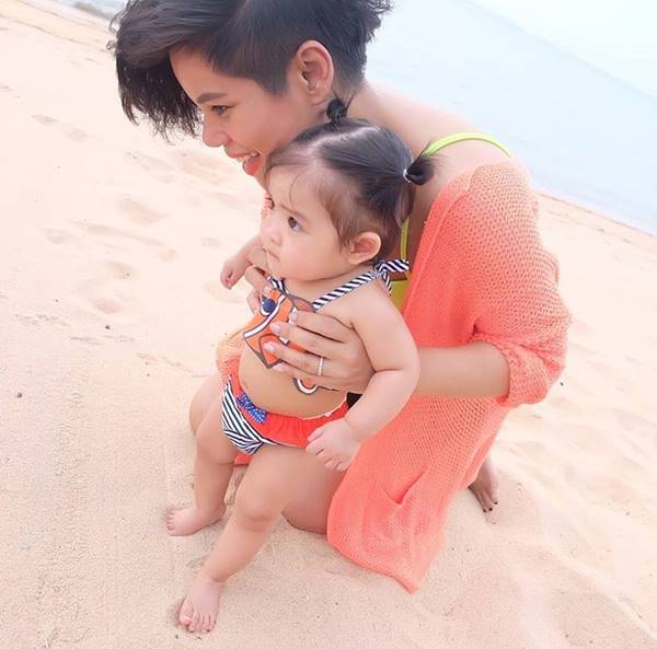 น่ารักมาก ! น้องอลิน น้องอลัน เที่ยวทะเลครั้งแรก สวมชุดว่ายน้ำปลาน้อย น่ารักมาก ! น้องอลิน น้องอลัน เที่ยวทะเลครั้งแรก สวมชุดว่ายน้ำปลาน้อย