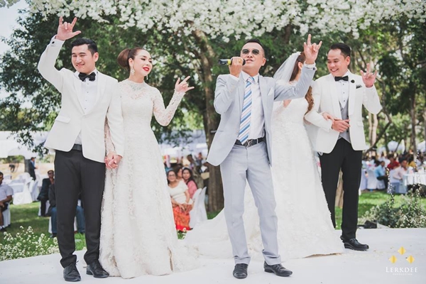 วิวาห์มหาอลังการ ! งานแต่ง 2 ลูกสาว ชาดา ไทยเศรษฐ์ แขกร่วมงานนับหมื่น วิวาห์มหาอลังการ ! งานแต่ง 2 ลูกสาว ชาดา ไทยเศรษฐ์ แขกร่วมงานนับหมื่น