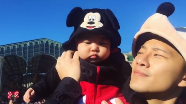 น้องเป่าเปา ฉายาหน้าเดียวเที่ยวรอบโลก ขนาดพาเหรดดิสนีย์ ดูแล้วยังหลับ ! น้องเป่าเปา ฉายาหน้าเดียวเที่ยวรอบโลก ขนาดพาเหรดดิสนีย์ ดูแล้วยังหลับ !
