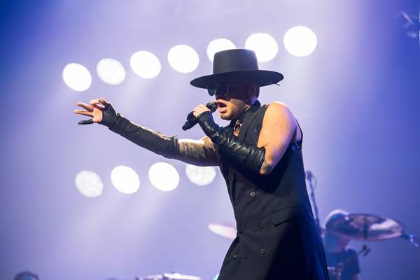 Queen + Adam Lambert ระเบิดความมันถึงใจ เปิดคอนเสิร์ตบรรเลงตำนานร็อค Queen + Adam Lambert ระเบิดความมันถึงใจ เปิดคอนเสิร์ตบรรเลงตำนานร็อค