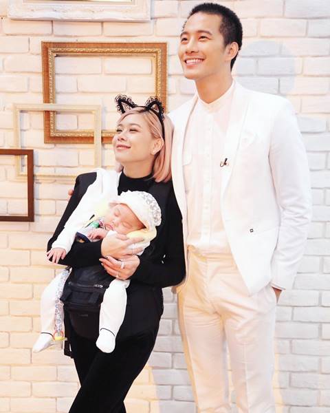 น้องเป่าเปา ยิ้มสู้กล้องถ่ายรูปติดพาสปอร์ตเล่มแรก พร้อมเที่ยวต่างประเทศ !! น้องเป่าเปา ยิ้มสู้กล้องถ่ายรูปติดพาสปอร์ตเล่มแรก พร้อมเที่ยวต่างประเทศ !!