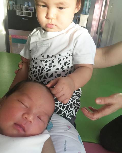 ใครเป็นใครล่ะเนี่ย !! เทียบภาพน้องออกู๊ด-ออเกรซ ใครเป็นใครล่ะเนี่ย !! เทียบภาพน้องออกู๊ด-ออเกรซ