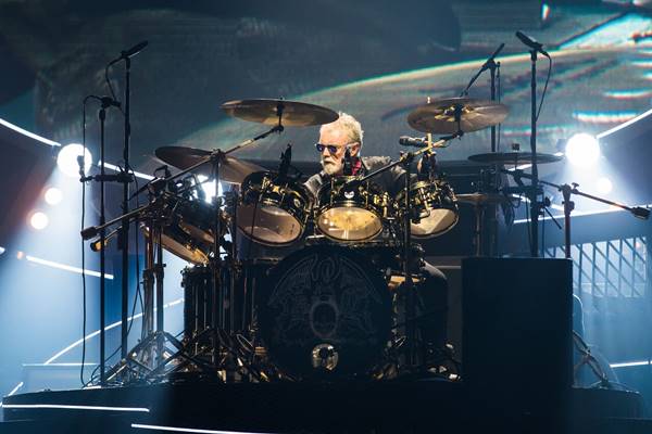 Queen + Adam Lambert ระเบิดความมันถึงใจ เปิดคอนเสิร์ตบรรเลงตำนานร็อค Queen + Adam Lambert ระเบิดความมันถึงใจ เปิดคอนเสิร์ตบรรเลงตำนานร็อค
