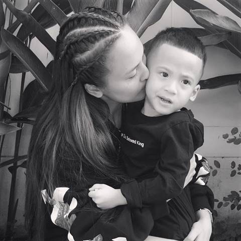 น้องบรู๊คลิน กับทรงผมใหม่ เป็นเลข ๙ ไทย น้องบรู๊คลิน กับทรงผมใหม่ เป็นเลข ๙ ไทย