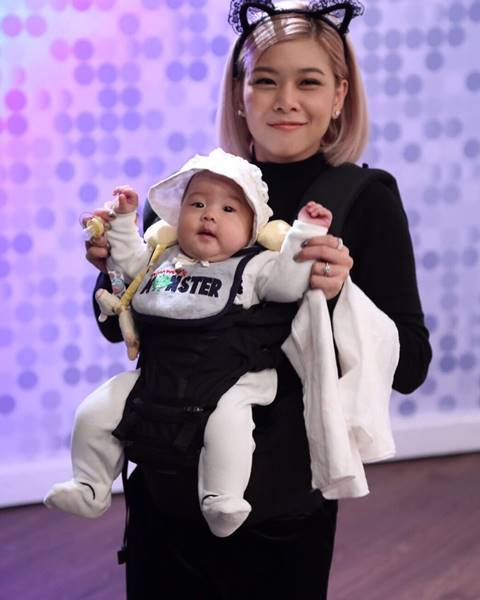 น้องเป่าเปา ยิ้มสู้กล้องถ่ายรูปติดพาสปอร์ตเล่มแรก พร้อมเที่ยวต่างประเทศ !! น้องเป่าเปา ยิ้มสู้กล้องถ่ายรูปติดพาสปอร์ตเล่มแรก พร้อมเที่ยวต่างประเทศ !!