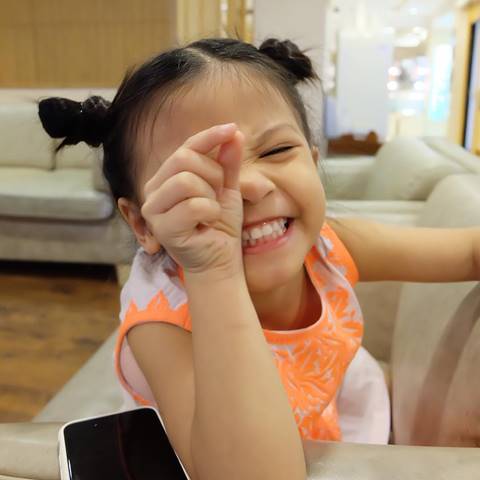 น้องบีน่า ฉายแววซุปตาร์ ถ่ายรูปที จิกกล้องแทบแตก เก่งจริง ๆ ตัวแค่นี้ น้องบีน่า ฉายแววซุปตาร์ ถ่ายรูปที จิกกล้องแทบแตก เก่งจริง ๆ ตัวแค่นี้