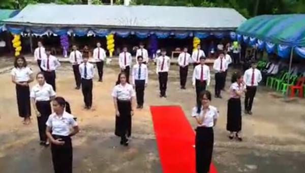 สุดซึ้ง...เพื่อน ๆ เชียร์ลีดเดอร์ โชว์ไว้อาลัยเพื่อนครั้งสุดท้าย อย่างเป๊ะ สุดซึ้ง...เพื่อน ๆ เชียร์ลีดเดอร์ โชว์ไว้อาลัยเพื่อนครั้งสุดท้าย อย่างเป๊ะ
