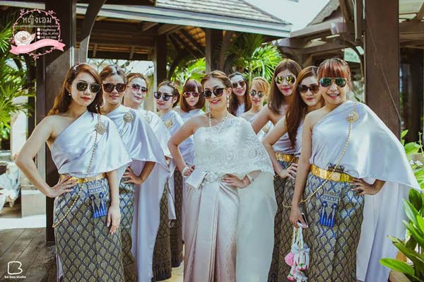ร้านเช่าชุดเพื่อนเจ้าสาวชุดไทย ร้านเช่าชุดเพื่อนเจ้าสาวชุดไทย