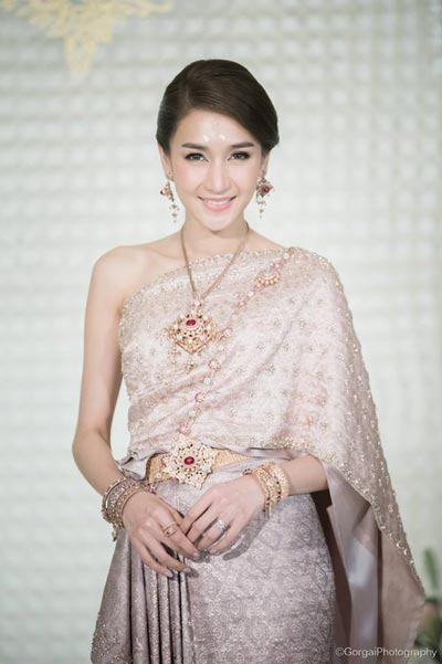 ชุดแต่งงาน เนย โชติกา ชุดแต่งงาน เนย โชติกา
