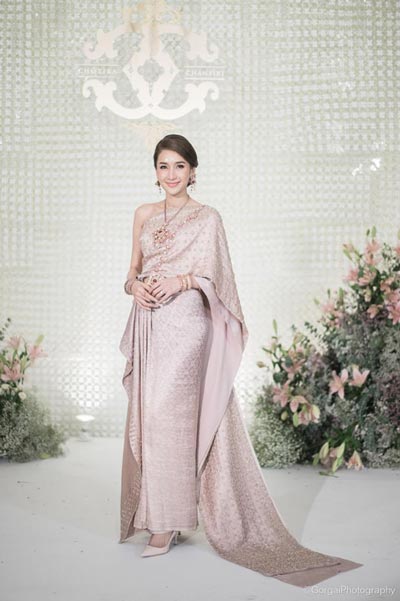 ชุดแต่งงาน เนย โชติกา ชุดแต่งงาน เนย โชติกา