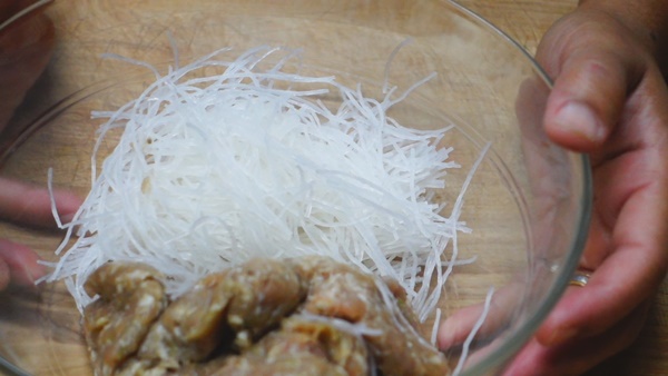 แกงจืดมะระยัดไส้หมูสับ แกงจืดมะระยัดไส้หมูสับ