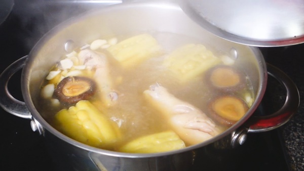 แกงจืดมะระยัดไส้หมูสับ แกงจืดมะระยัดไส้หมูสับ