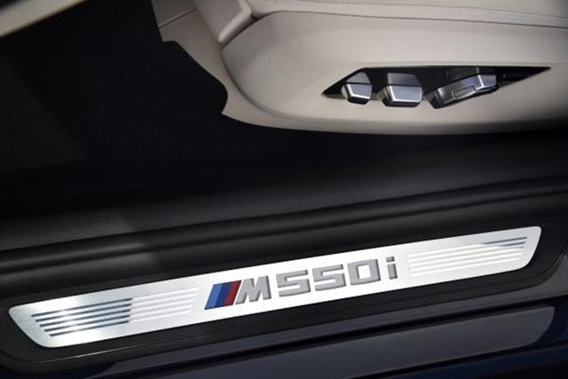 BMW M550i xDrive BMW M550i xDrive