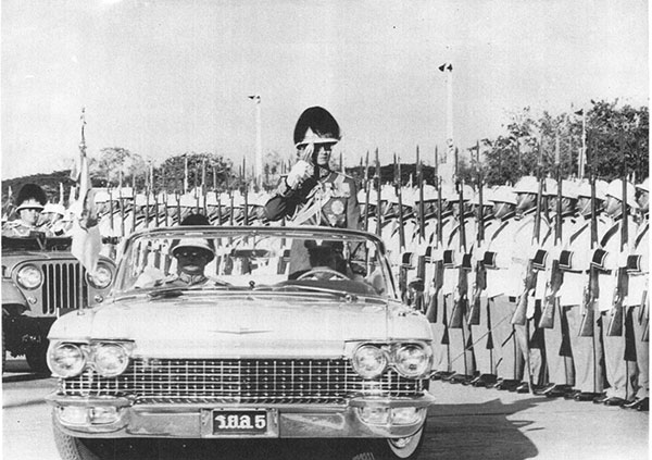 รถยนต์พระที่นั่ง รถยนต์พระที่นั่ง