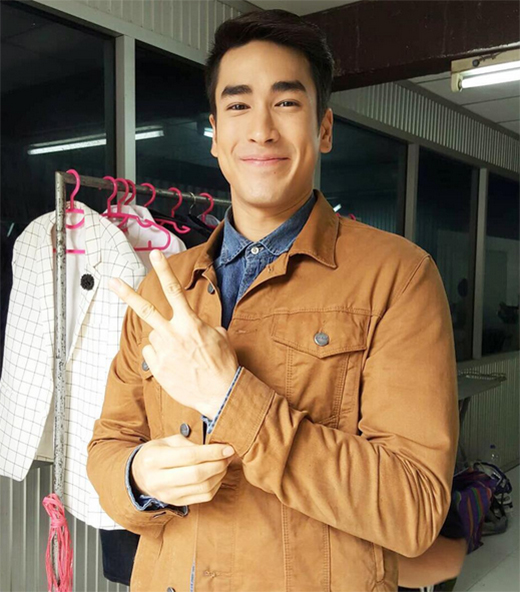 ดาราชายไทยยิ้มสวย ดาราชายไทยยิ้มสวย