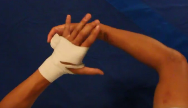 วิธีพันข้อมือนักมวย วิธีพันข้อมือนักมวย