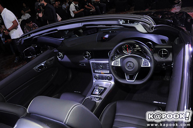 Mercedes-Benz SLC 300 AMG Dynamic Mercedes-Benz SLC 300 AMG Dynamic
