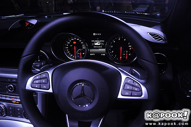 Mercedes-Benz SLC 300 AMG Dynamic Mercedes-Benz SLC 300 AMG Dynamic