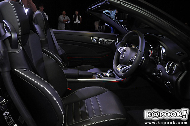 Mercedes-Benz SLC 300 AMG Dynamic Mercedes-Benz SLC 300 AMG Dynamic