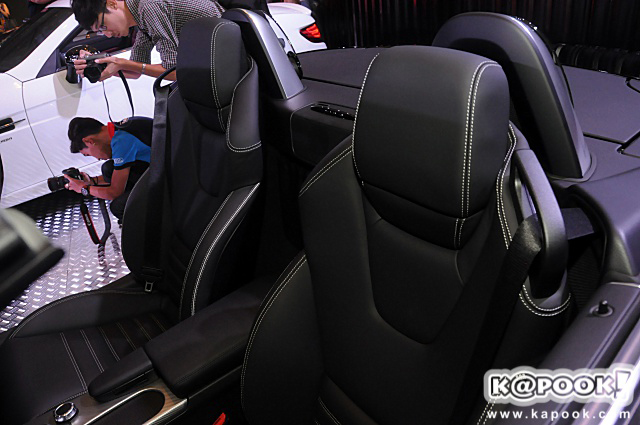 Mercedes-Benz SLC 300 AMG Dynamic Mercedes-Benz SLC 300 AMG Dynamic