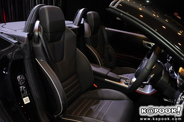 Mercedes-Benz SLC 300 AMG Dynamic Mercedes-Benz SLC 300 AMG Dynamic
