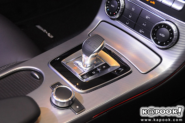 Mercedes-Benz SLC 300 AMG Dynamic Mercedes-Benz SLC 300 AMG Dynamic