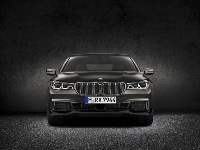 BMW M760Li xDrive 2016 BMW M760Li xDrive 2016